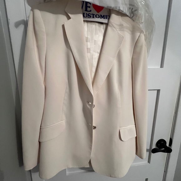 Burberry cream colour suit - Picture 1 of 6